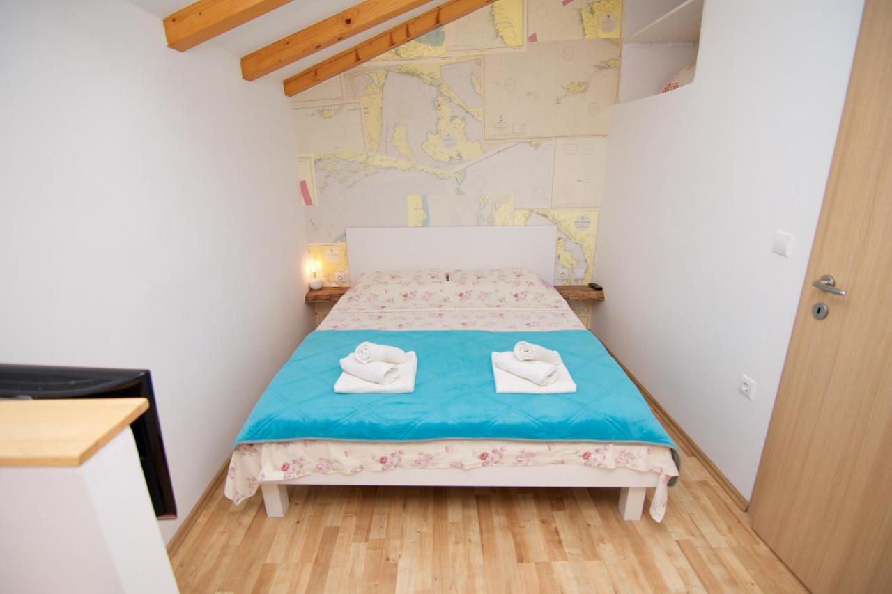 House 4 Rent Laura Apartment Mali Losinj Bagian luar foto